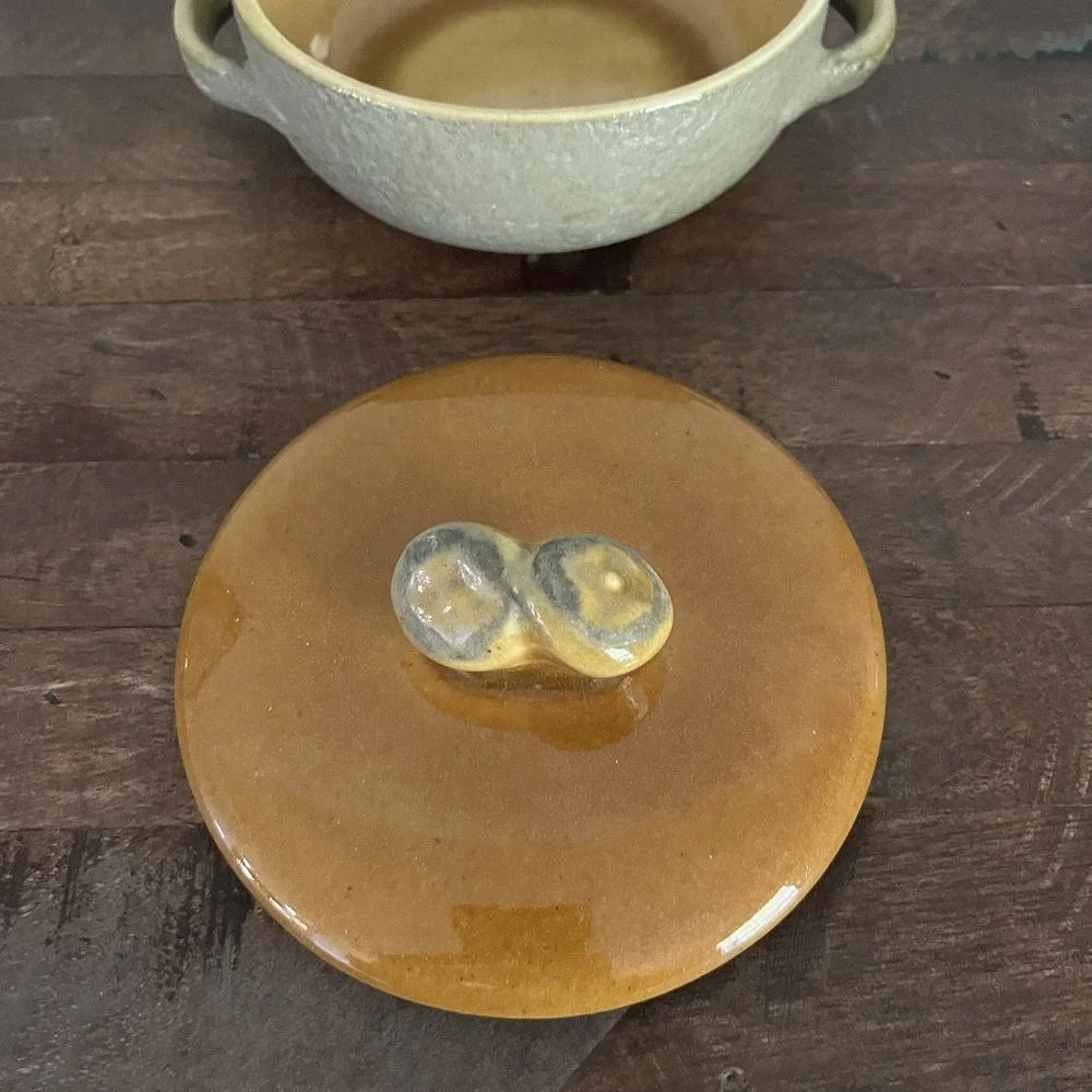 Winfield Pottery Covered Soup / Mini Casserole Dish